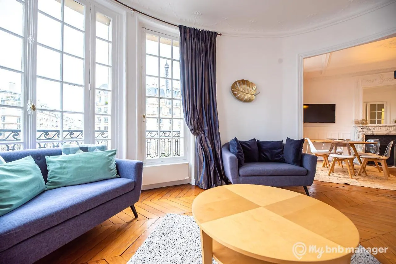 Mbm - Eiffel Tower View Aparthotel