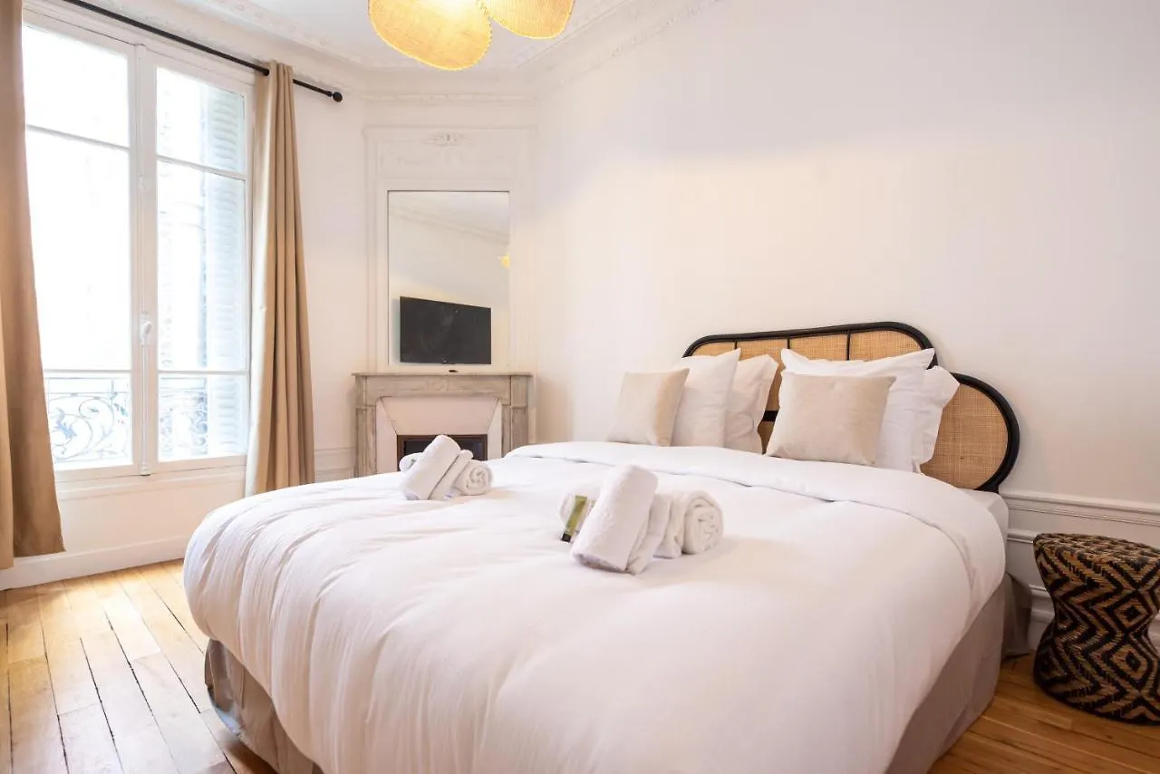 Aparthotel Mbm - Eiffel Tower View