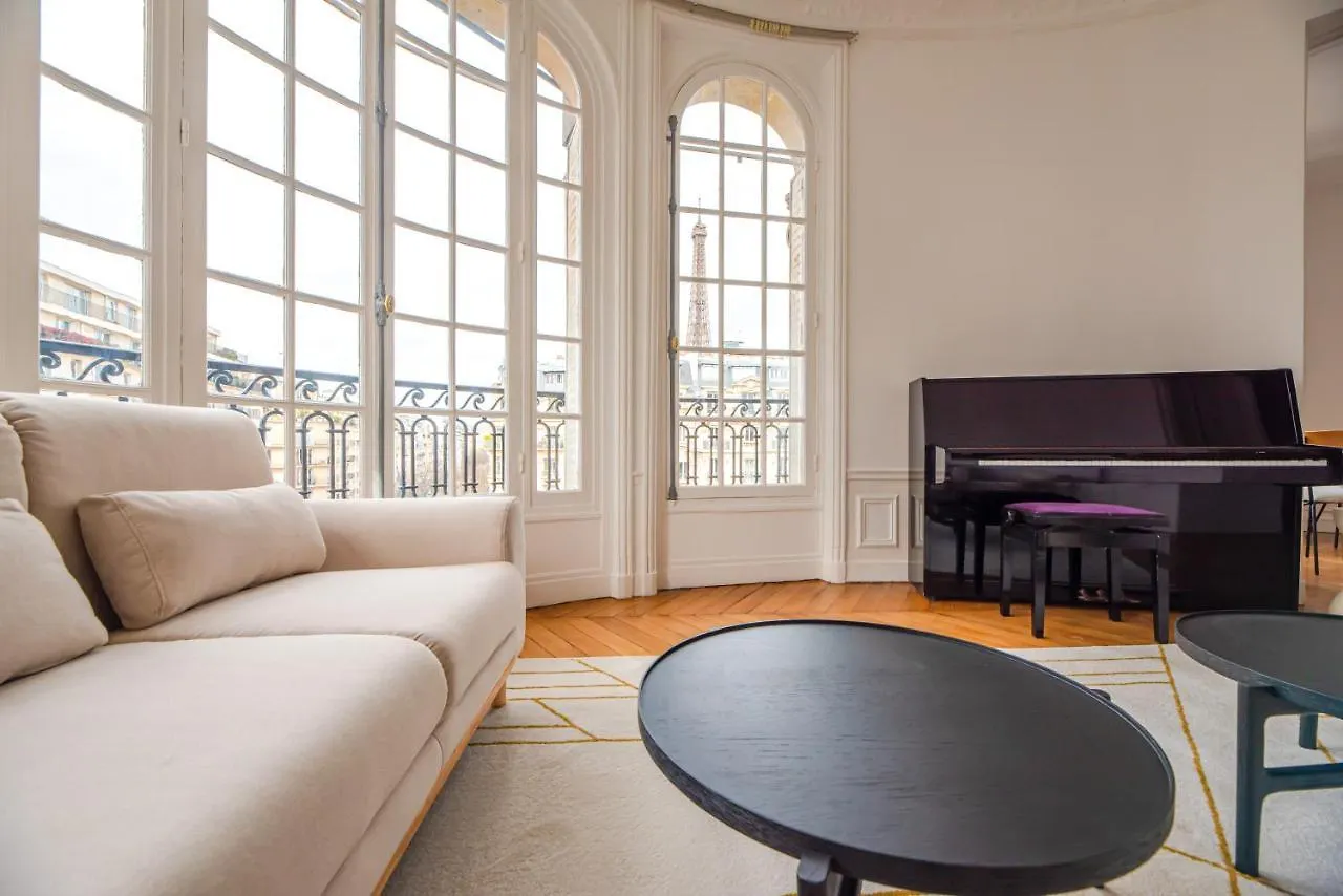 Mbm - Eiffel Tower View Aparthotel Paris